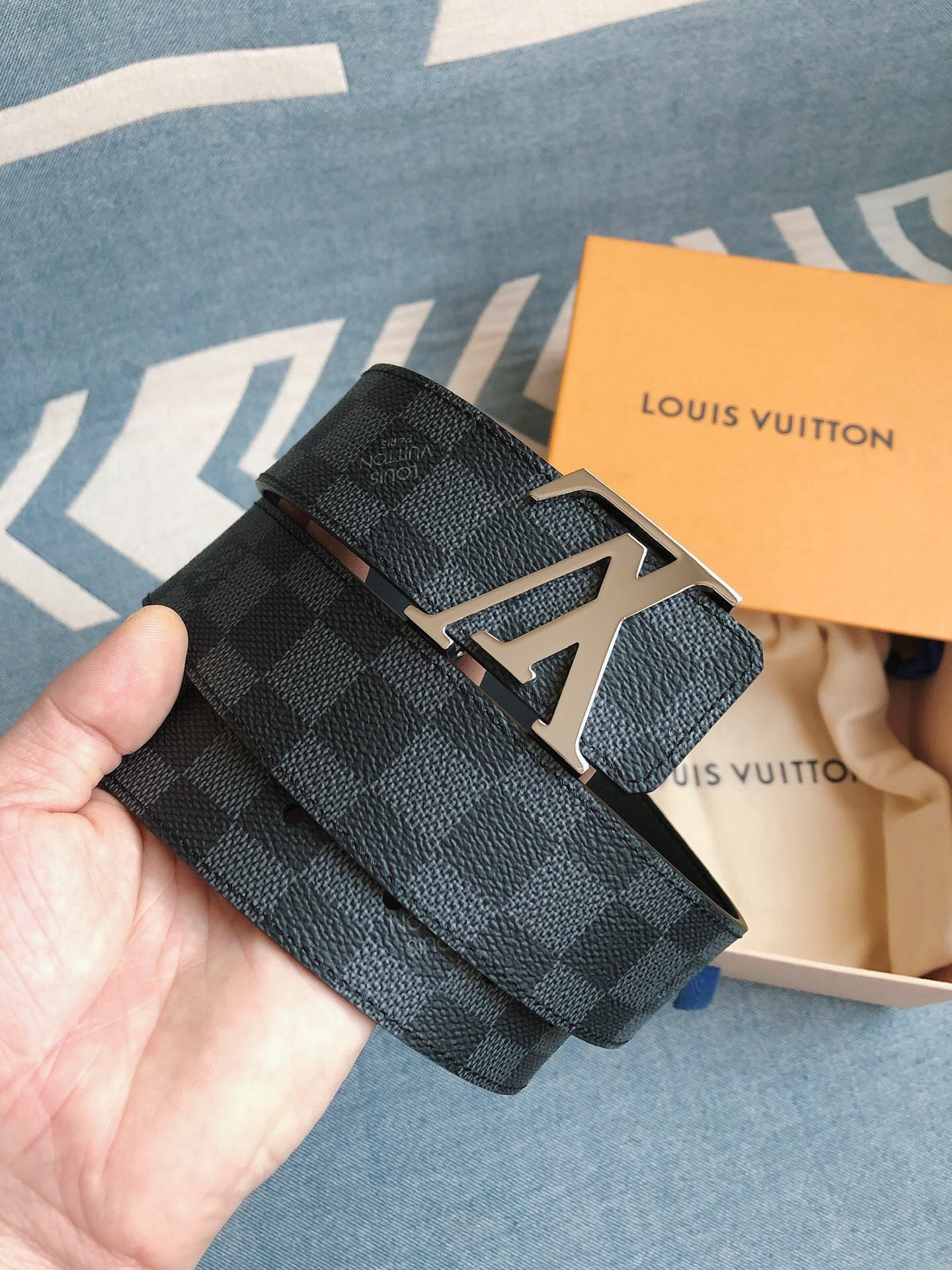 루이비통 2022 남성용 벨트 LV033 BT1