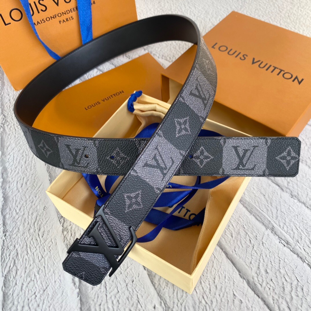 루이비통 2022 남성용 벨트 LV043 BT1