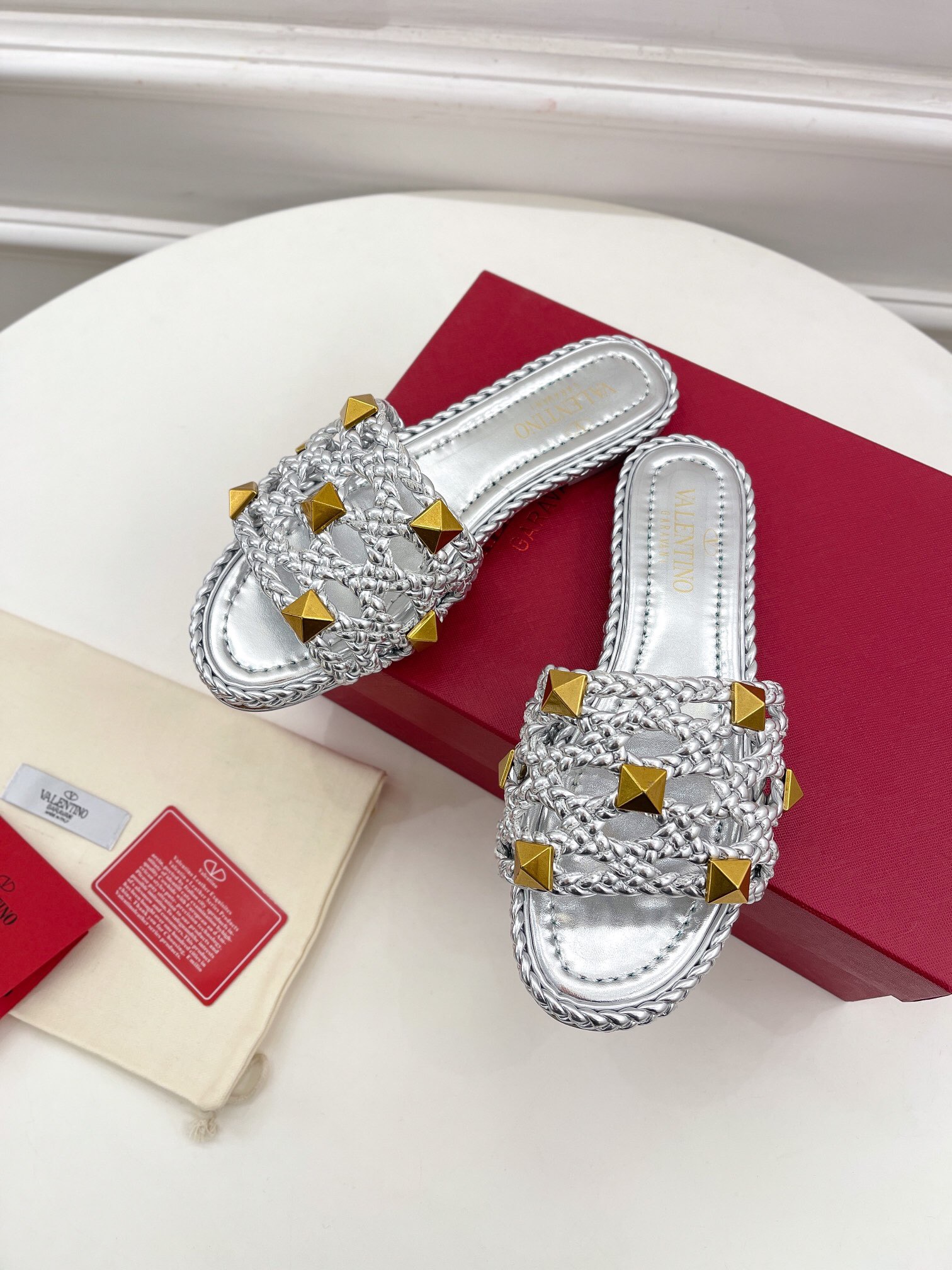 발렌티노 2022 여성용  슬리퍼 WA647 SH-D