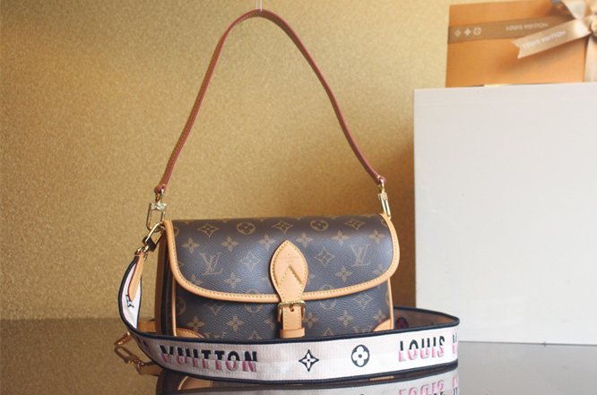 루이비통 다이앤 토트백 M45985 H5