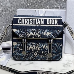 크리스챤 디올  미듐  캠프백  CD021 LI