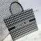 크리스챤 디올 북 토트백  M1286 2가지 사이즈 LI