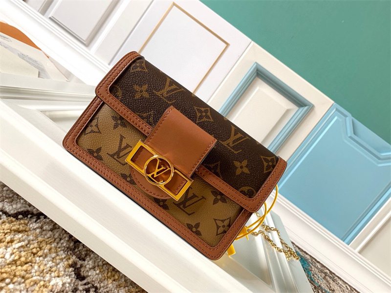 루이비통 도핀 체인 월릿 백 M68746 XL