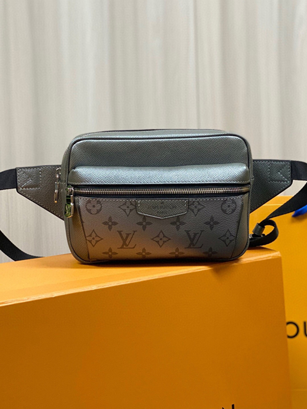 루이비통 아웃도어 범백 힙색  M30245 XL