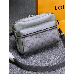 루이비통 아웃도어 메신저백 M30830 XL