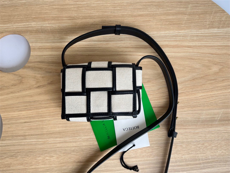 보테가베네타 카세트백 크로스백 714618 BV