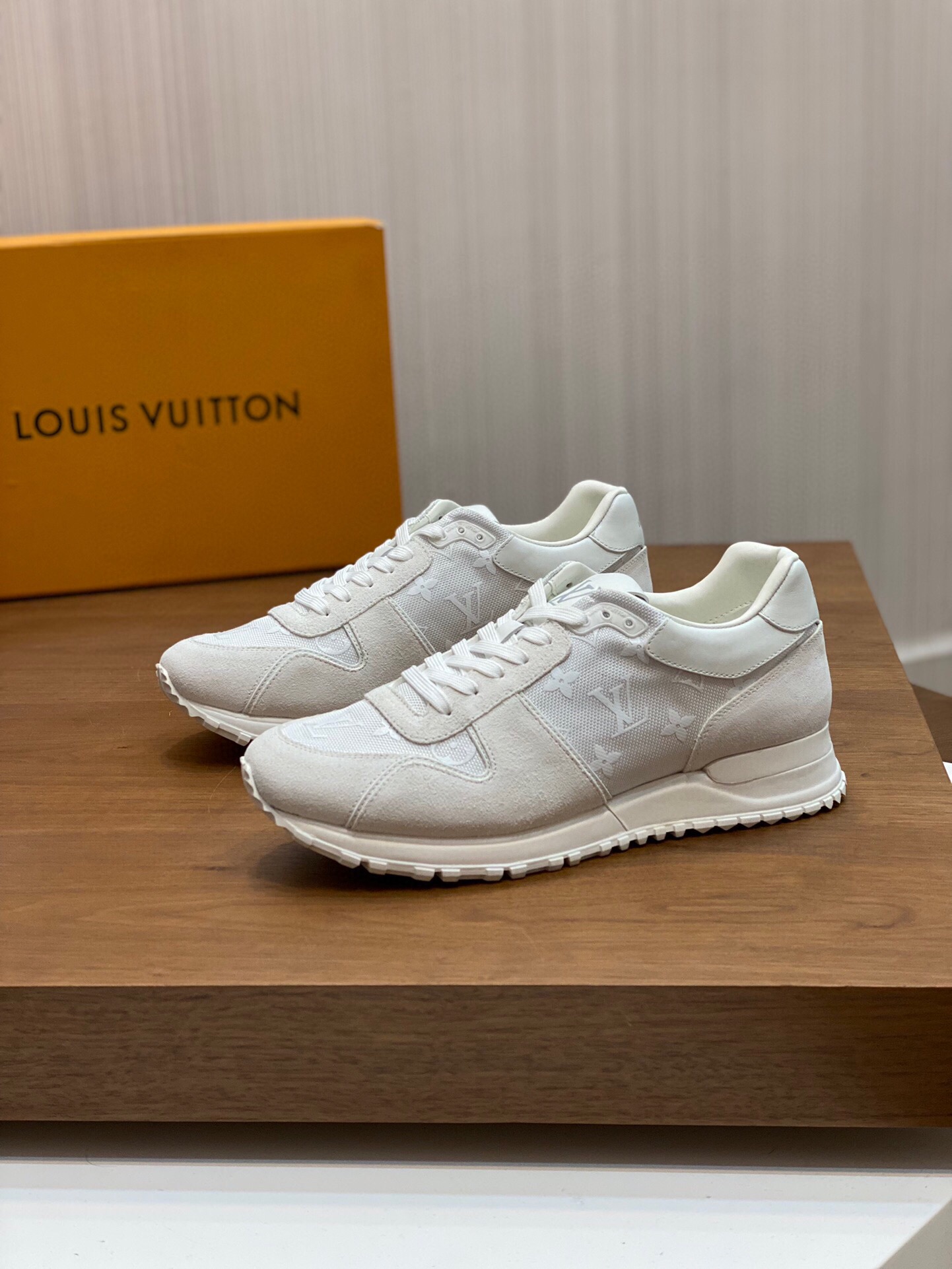 루이비통 2023 남성용 스니커즈 LV420 SH-E