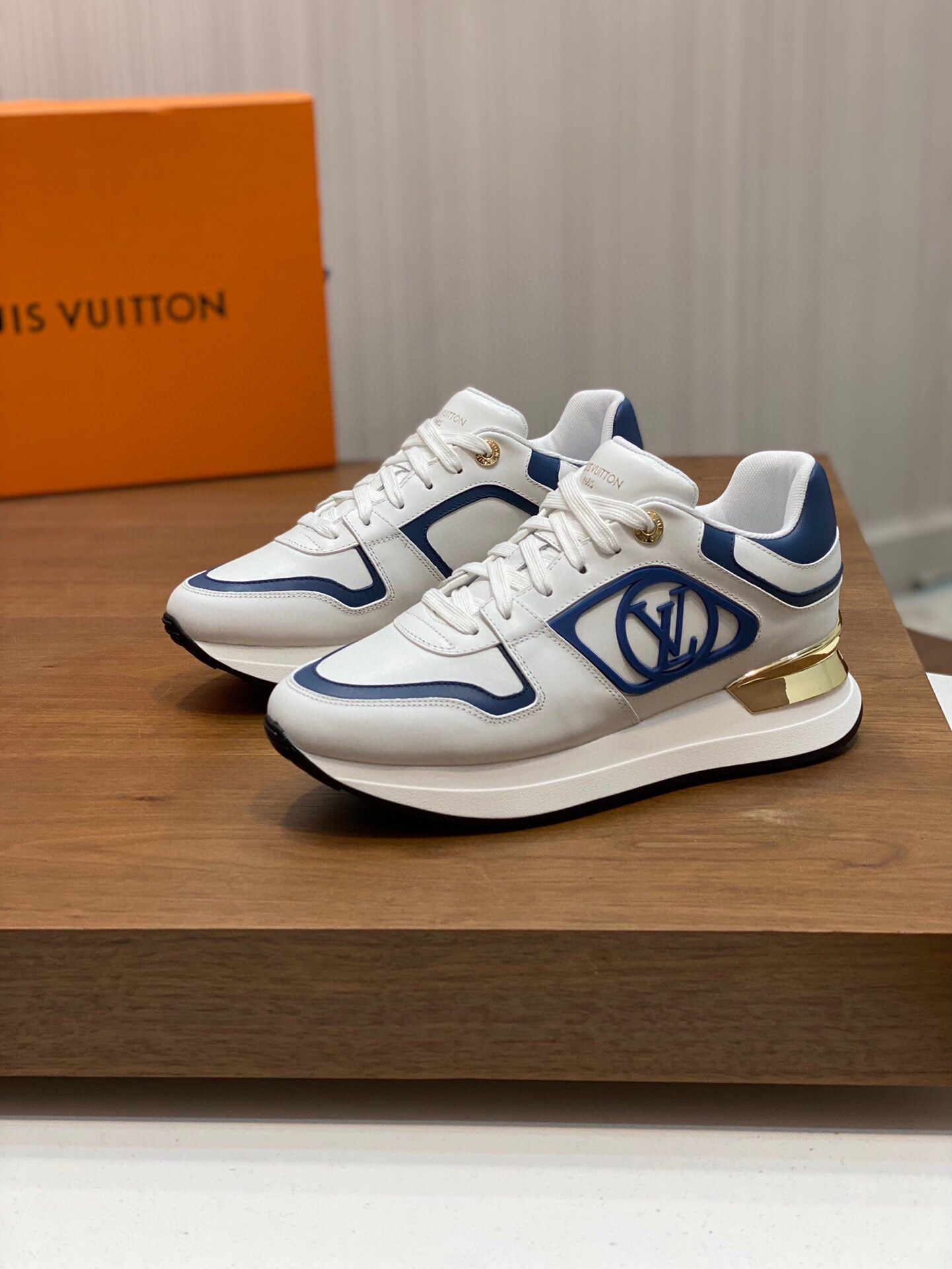 루이비통 2024 남성용 스니커즈 LV568 SH-E