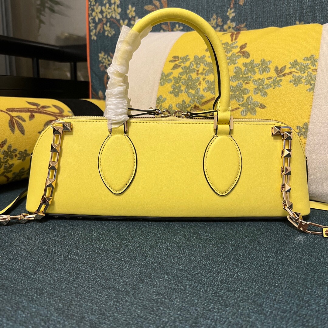 발렌티노 더플 락스터드 토트백 VT034 PD1-B