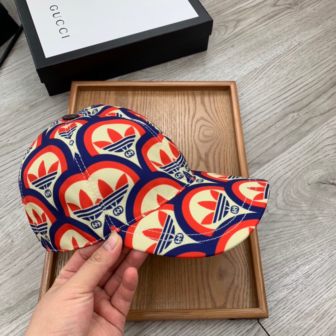 구찌 남여공용 볼캡모자 SN821 GT