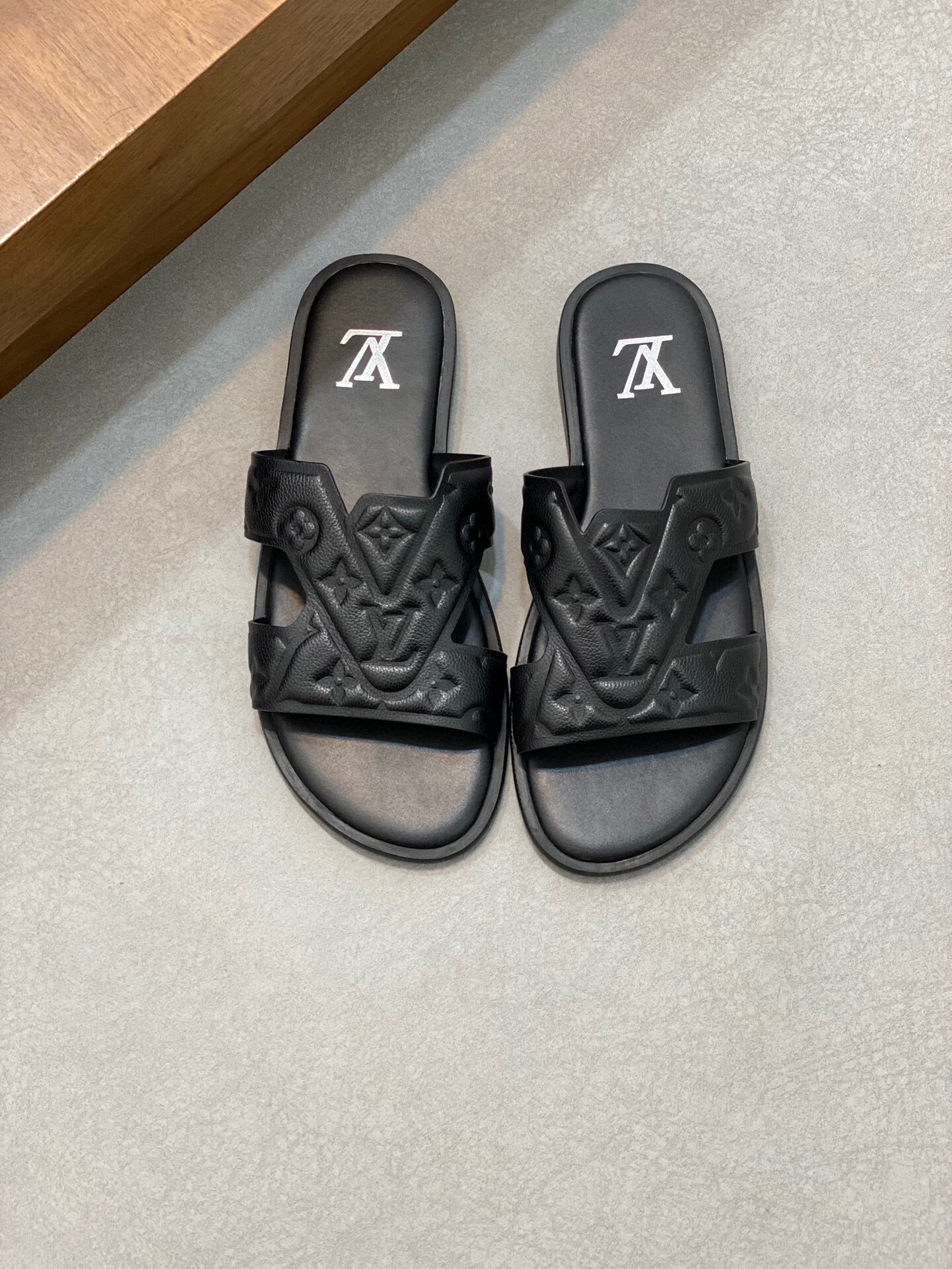 루이비통 2024 남성용 슬리퍼 LV594 SH-E