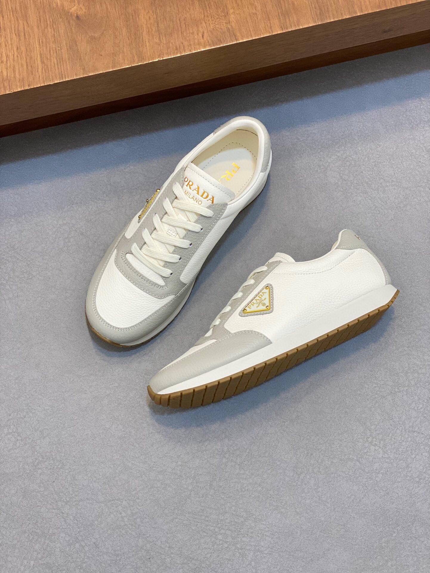 프라다 2024 남성용 스니커즈 PD480 SH-E