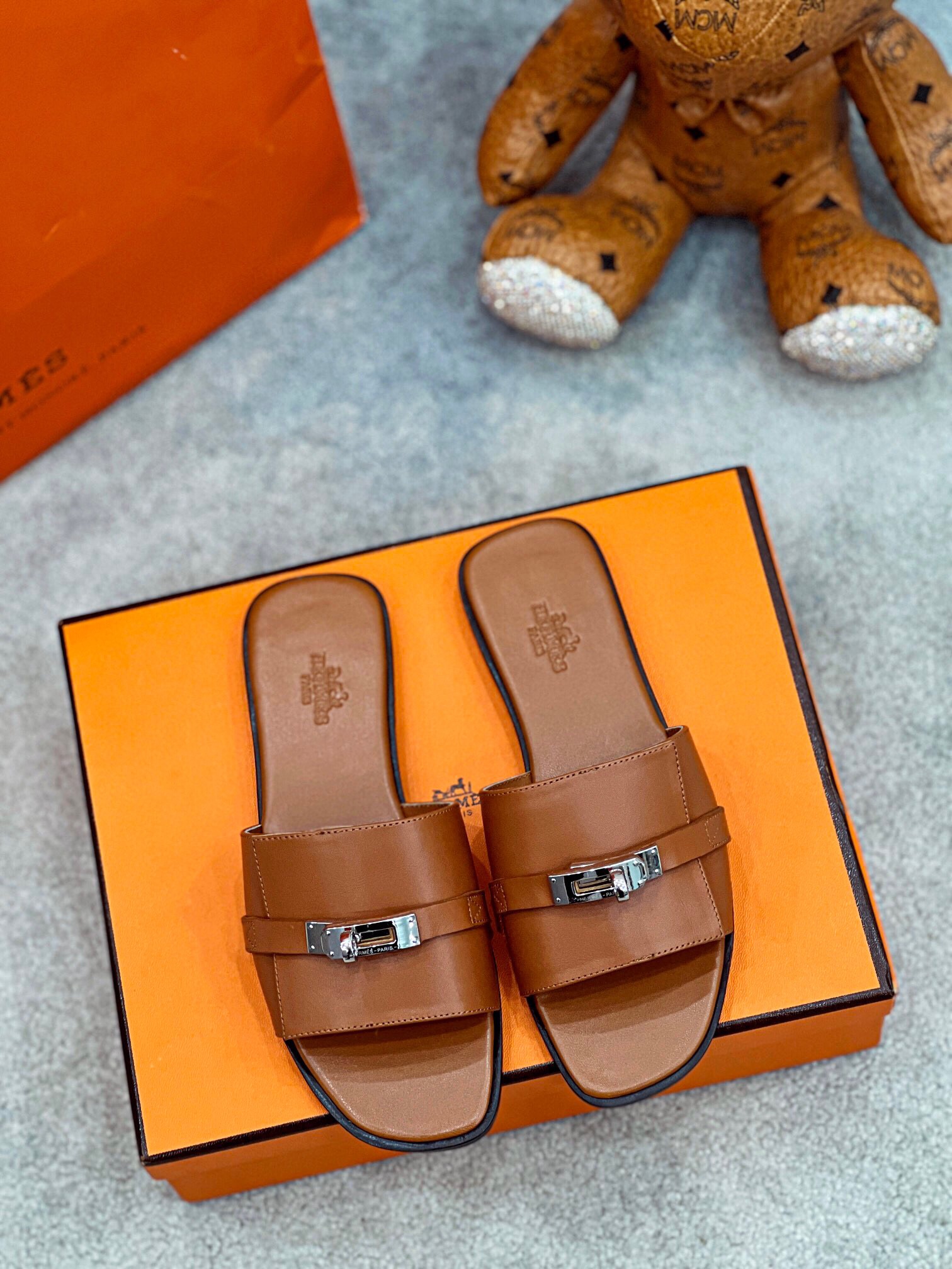 에르메스 2024 여성용  슬리퍼 WA3657 DN