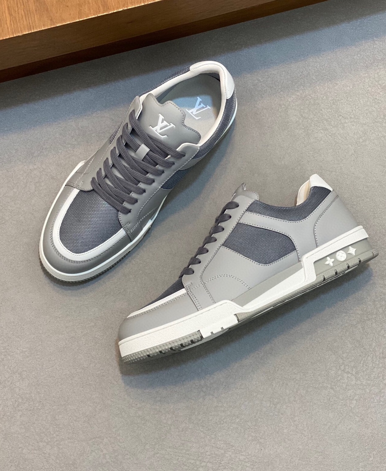 루이비통 2024 남성용 스니커즈 LV617 SH-E