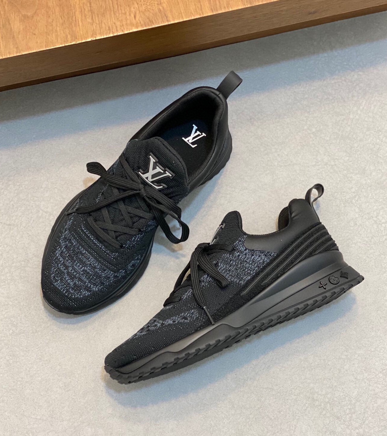 루이비통 2024 남성용 스니커즈 LV63 SH-E