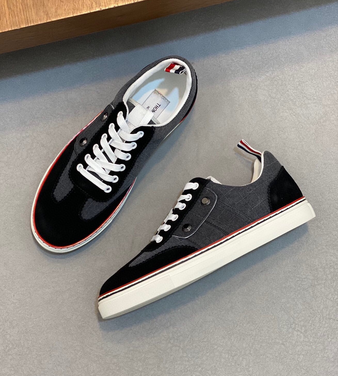 톰브라운 2024 남성용 스니커즈 TB035 SH-E