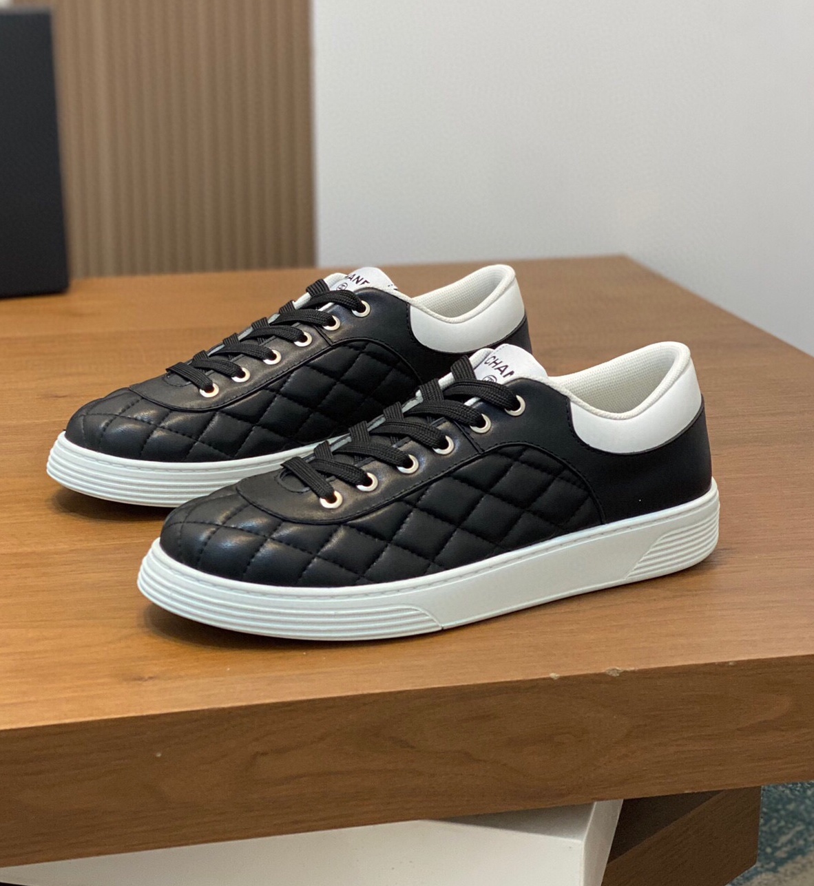 샤넬 2024 남성용 스니커즈 CN031 SH-E