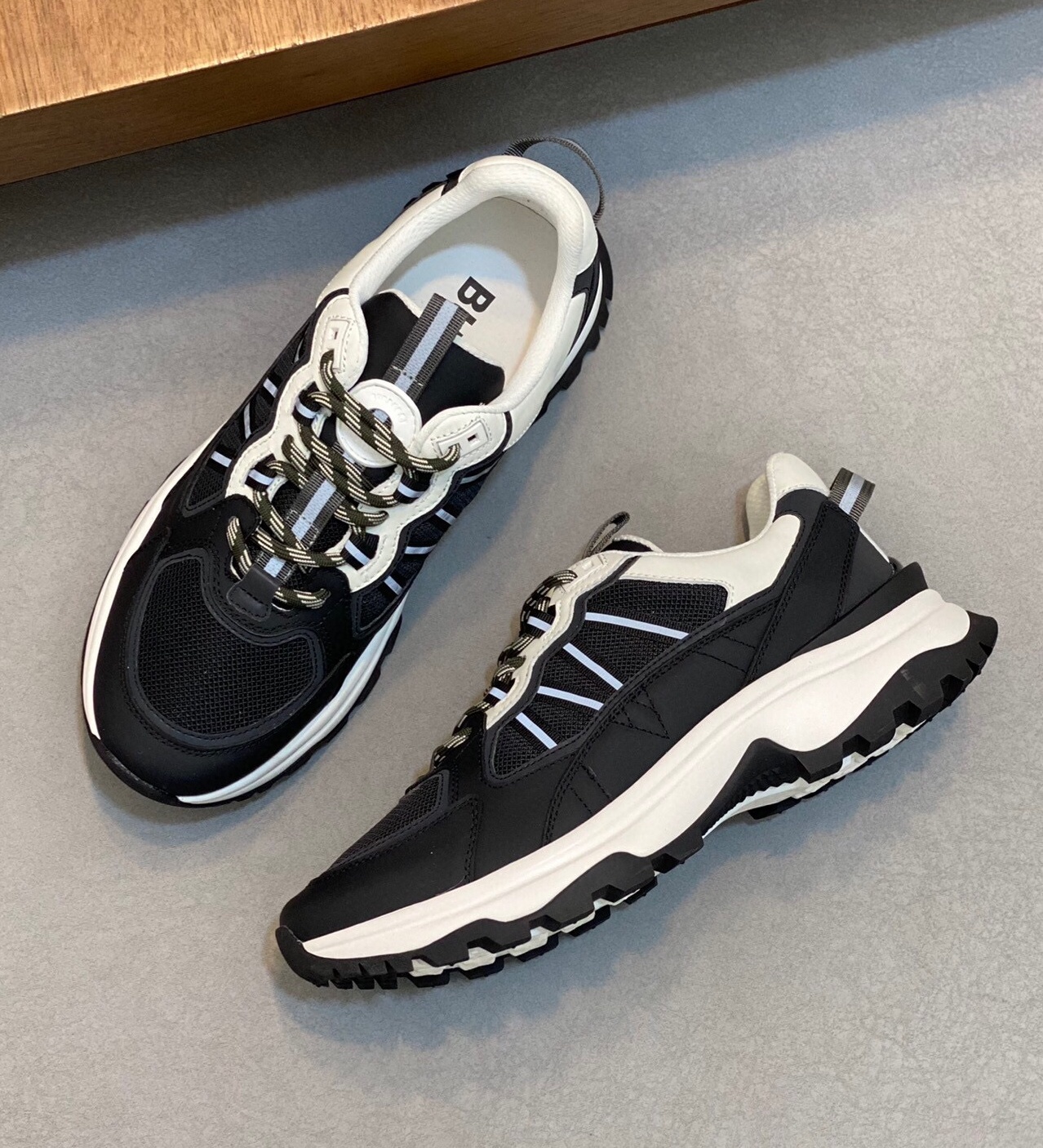 버버리 2024 남성용 스니커즈 BU078 SH-E