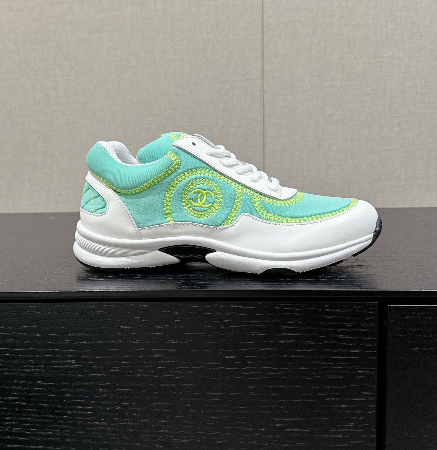 샤넬 2024 여성용 스니커즈 WA4037 DN