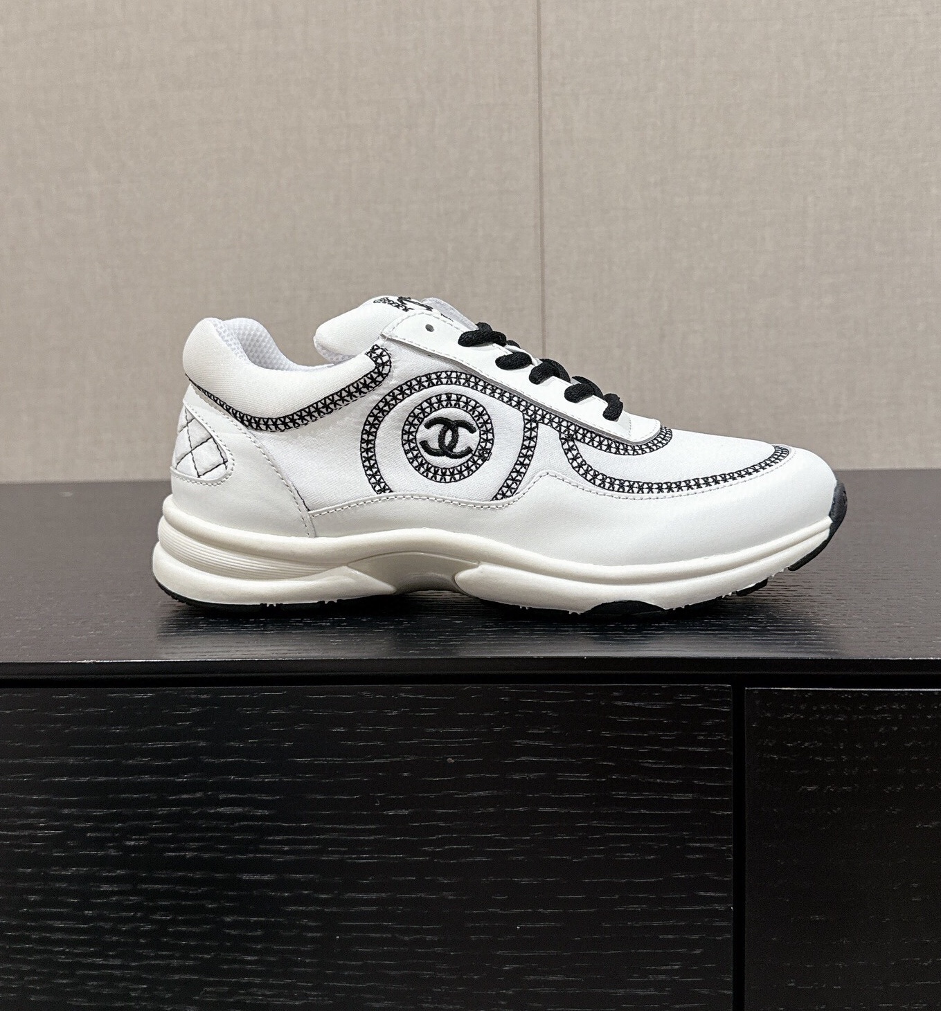 샤넬 2024 여성용 스니커즈 WA4039 DN