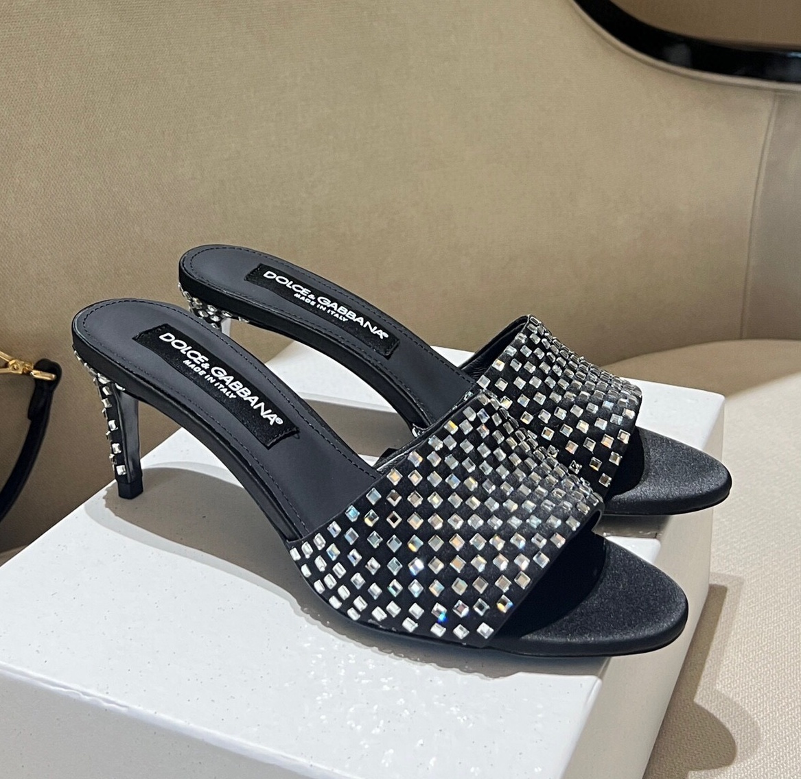 돌체엔가바나  2024 여성용 슬리퍼  WA4098 DN