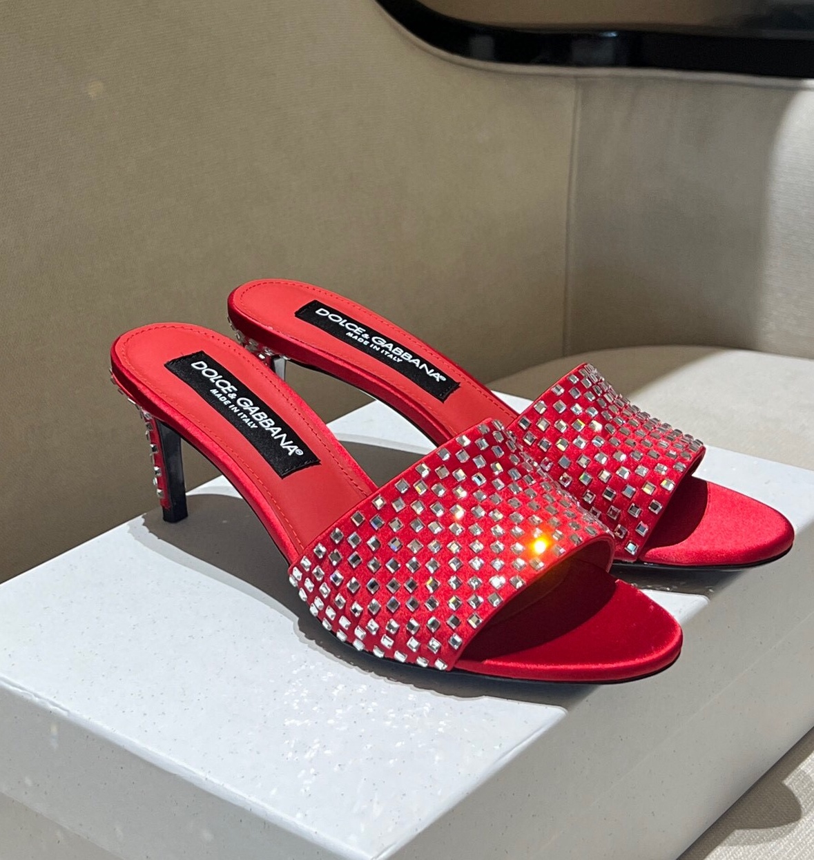 돌체엔가바나  2024 여성용 슬리퍼  WA4099 DN