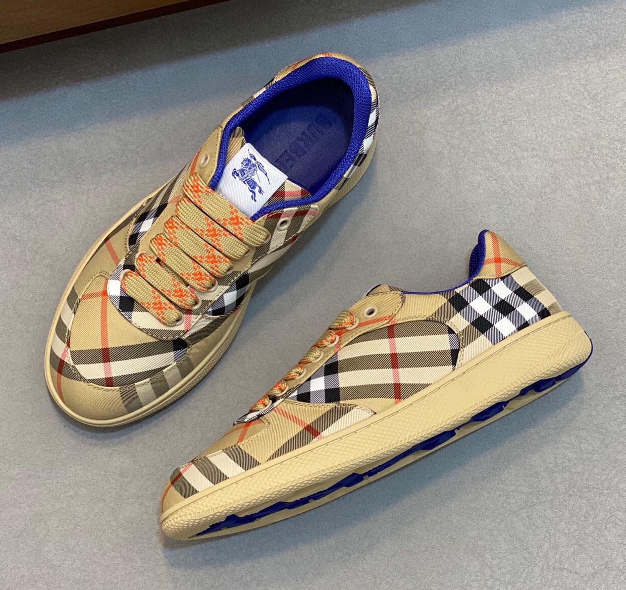 버버리 2024 남성용 스니커즈 BU083 SH-E