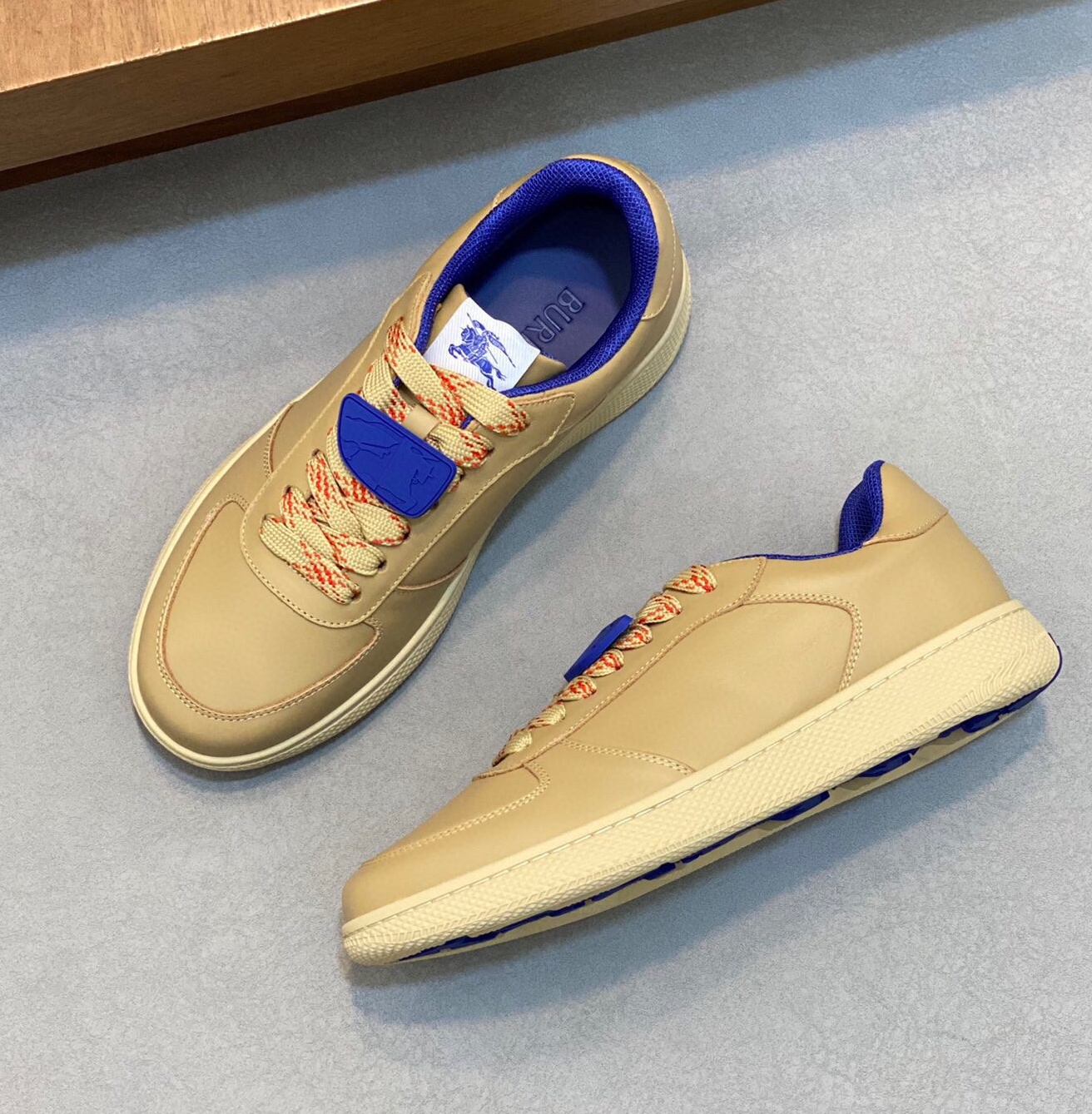 버버리 2024 남성용 스니커즈 BU093 SH-E