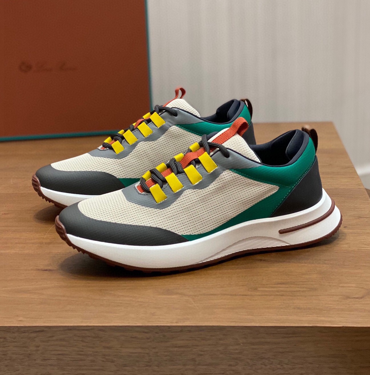 로로피아나 2024 남성용 스니커즈 LP043 SH-E