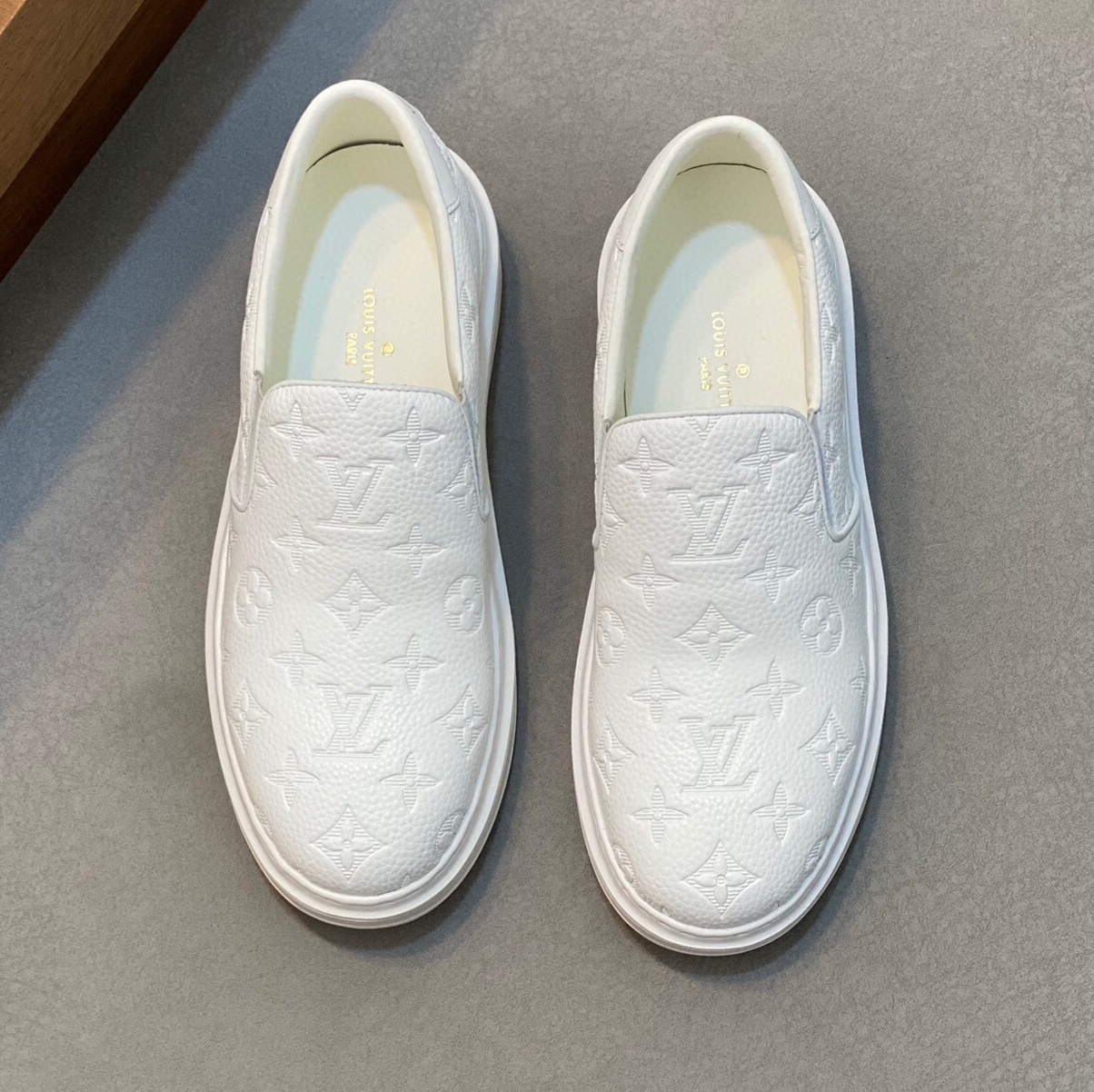 루이비통 2024 남성용 스니커즈 LV677 SH-E