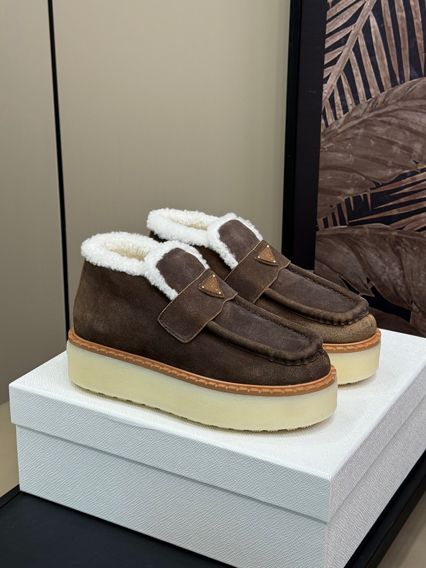 프라다 2024 여성용 스웨이드 로퍼 2개 디자인 WA4553 DN