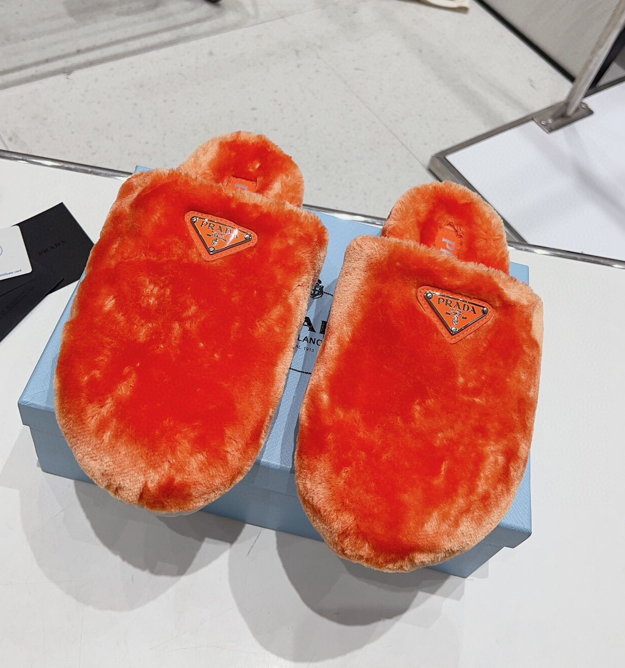 프라다 2024 여성용 울 슬리퍼 WA4592 DN