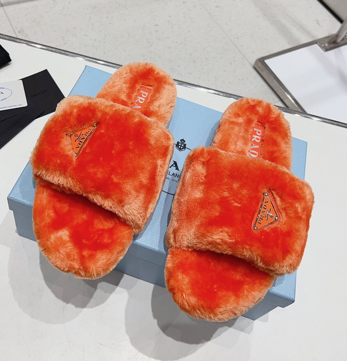 프라다 2024 여성용 울 슬리퍼 WA4598 DN