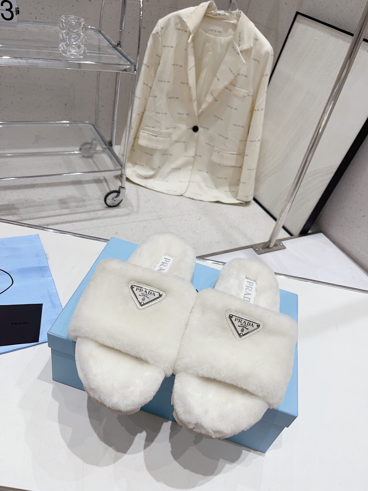 프라다 2024 여성용 울 슬리퍼 WA4605 DN