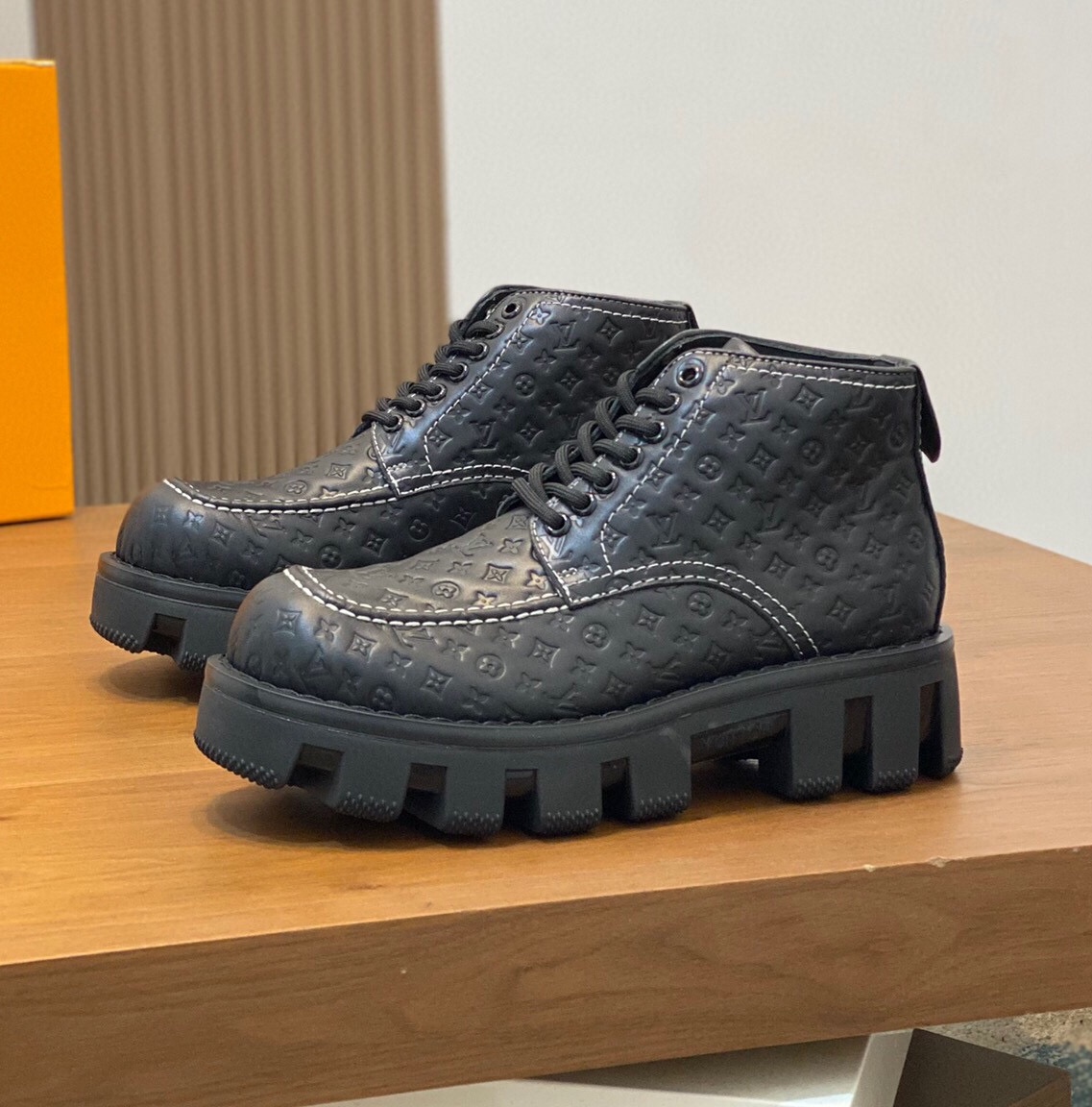 루이비통 2024 남성용 부츠 LV683 SH-E