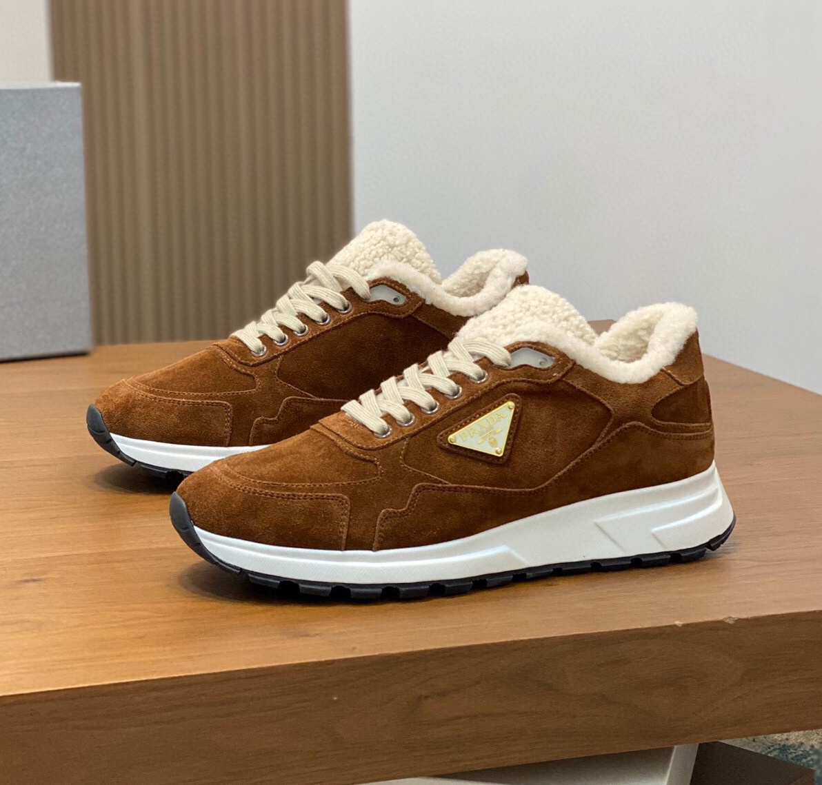 프라다 2024 남성용 스니커즈 PD534 SH-E