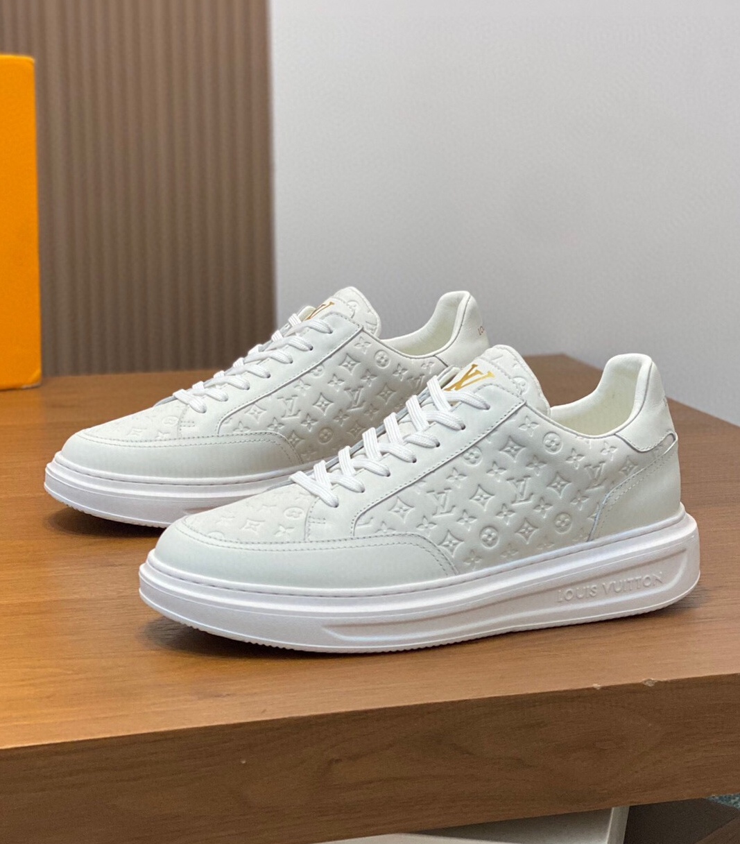 루이비통 2025 남성용 스니커즈 LV710 SH-E