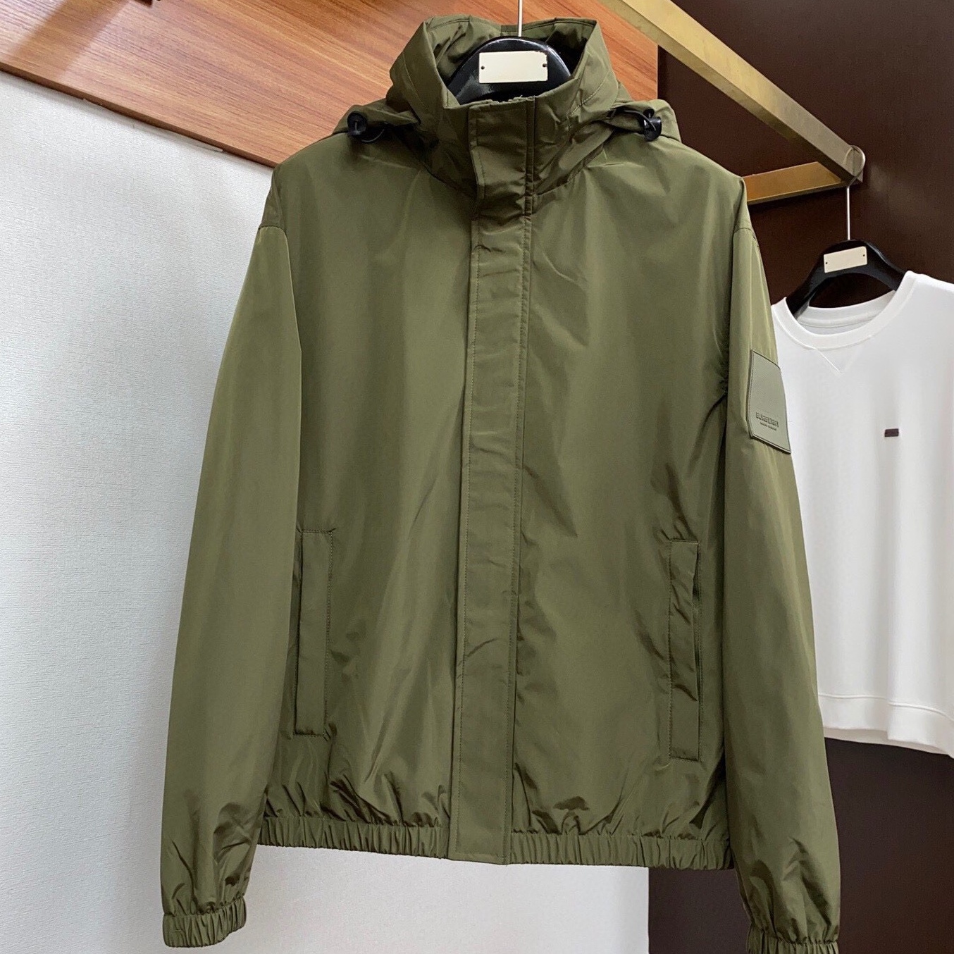 버버리 2025 남성용 후드자켓 BU1168 PD