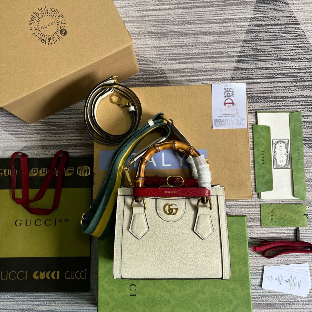 구찌  로고 토트백 702732 NMW 화이트