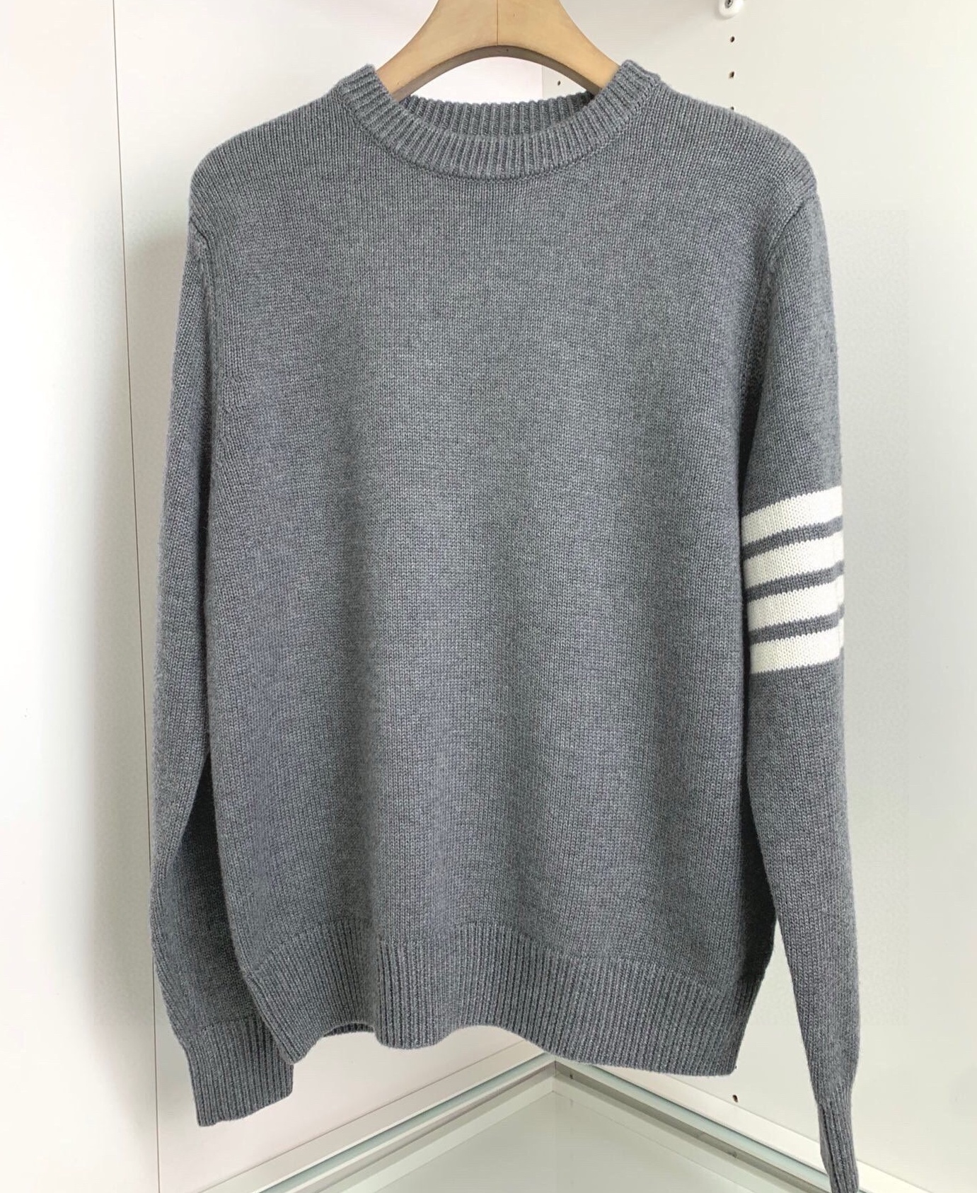 톰브라운 2025 남성용 울 풀오버 TB1167 HD