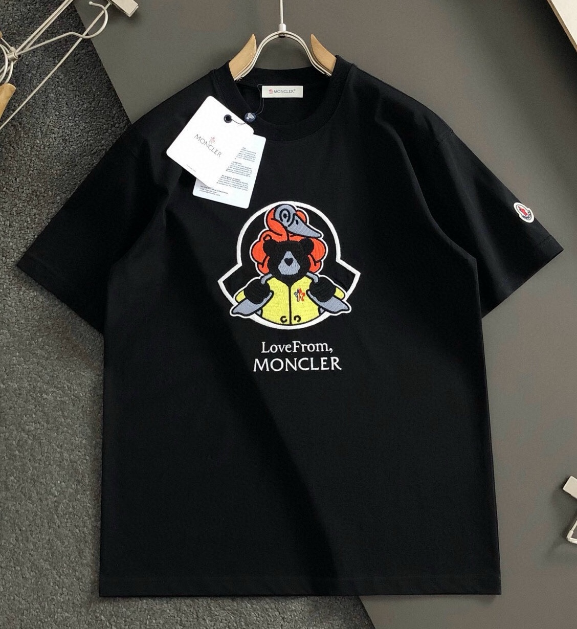 몽클레어 2025 남성용 반팔티 MQ1231 YB