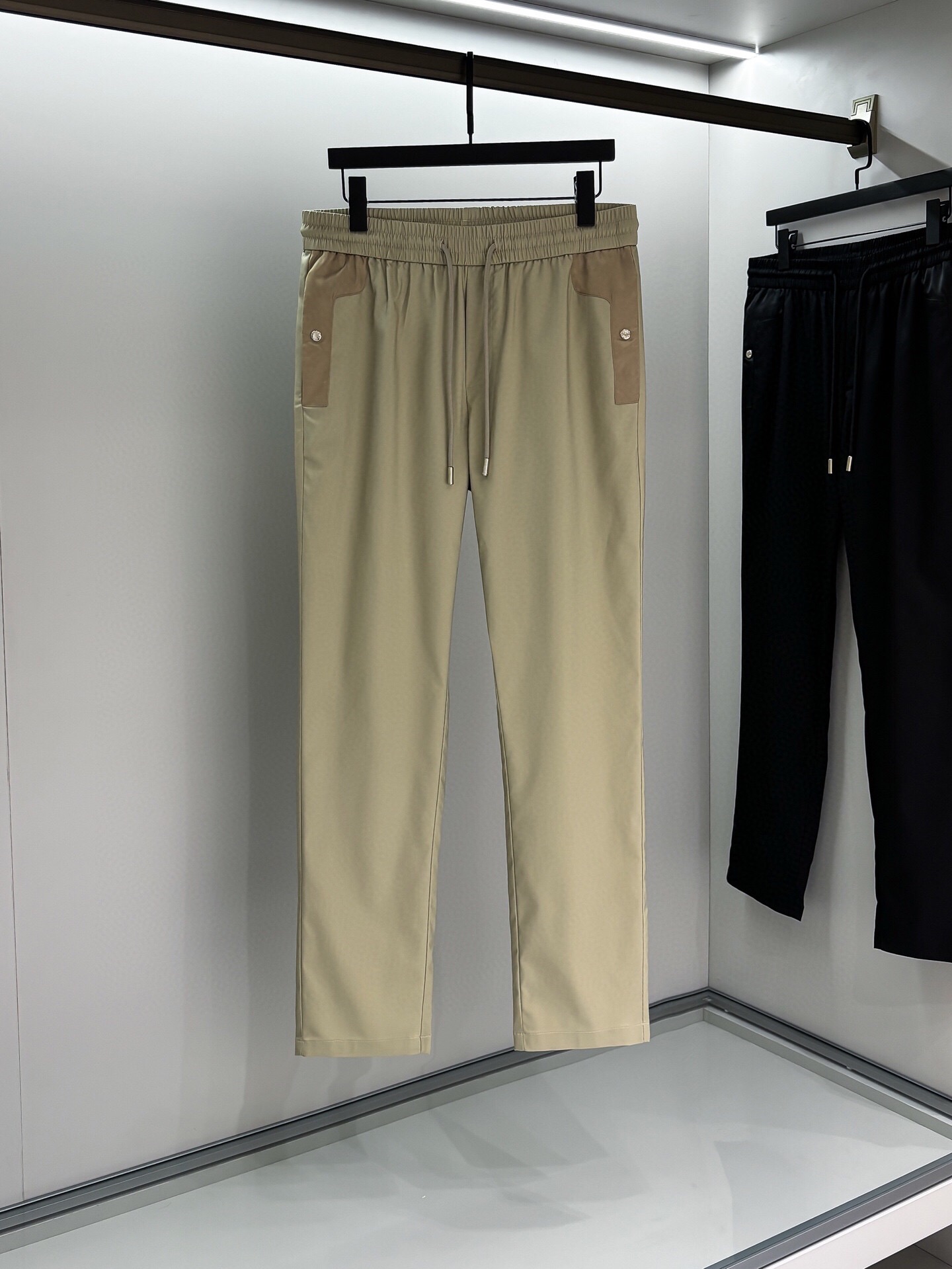 프라다 2025 남성용 추리닝바지 PD1231 YB