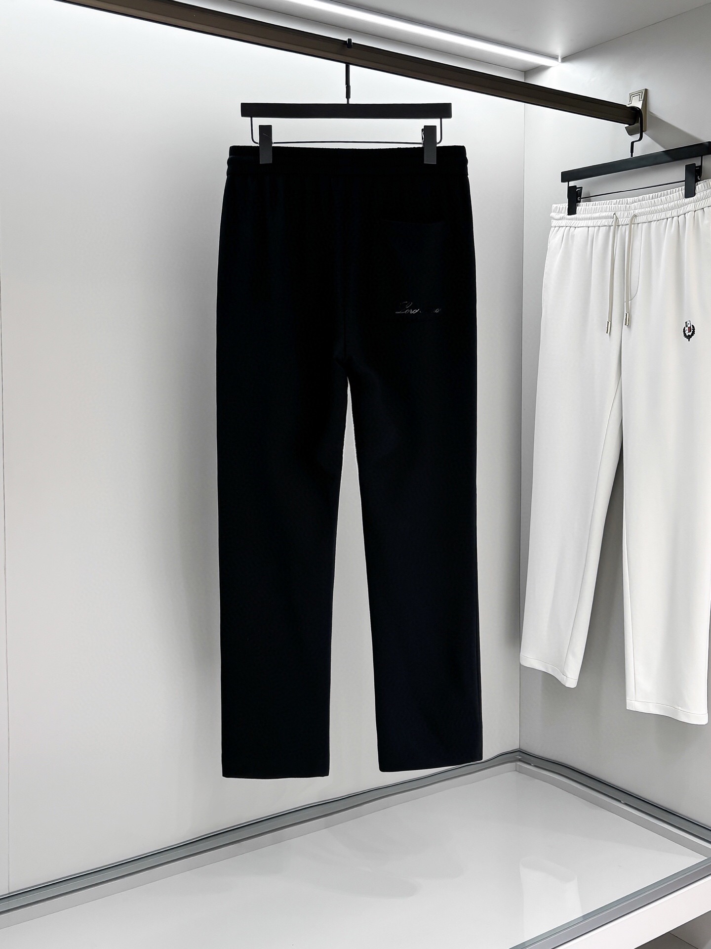 브루넬로 쿠치넬리 2025 남성용 추리닝바지 BL1146 YB