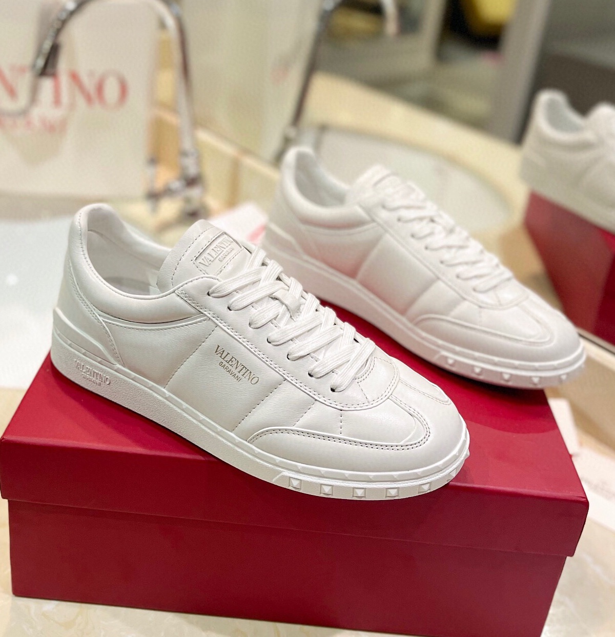 발렌티노 2025 여성용 스니커즈 WA5379 DN