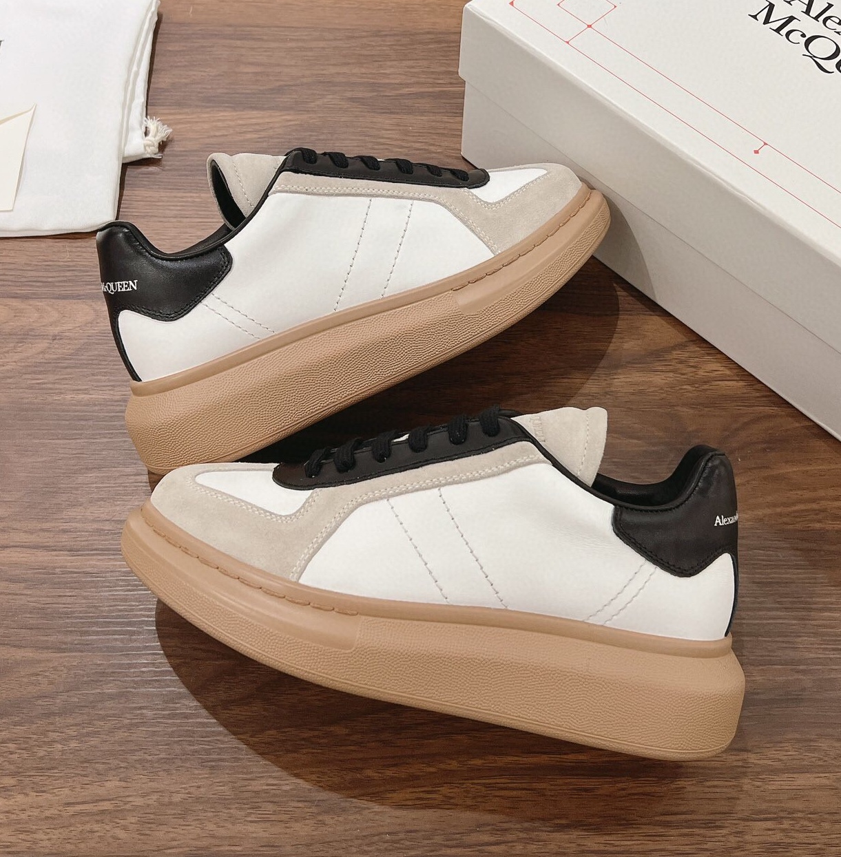 알렉산더 맥퀸 2025 여성용 스니커즈 WA5388 DN