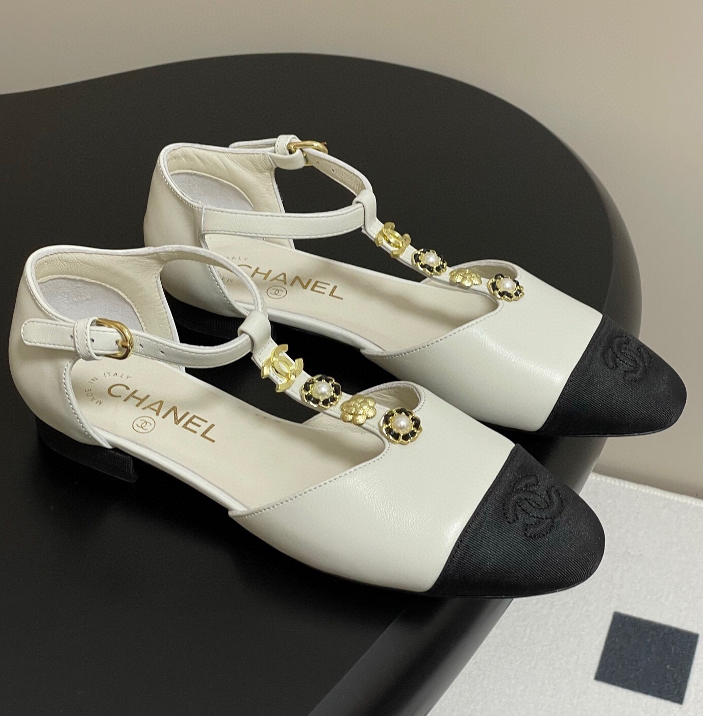 샤넬 25P CC로고 진주 장식 스트랩슈즈 WA5418 DN