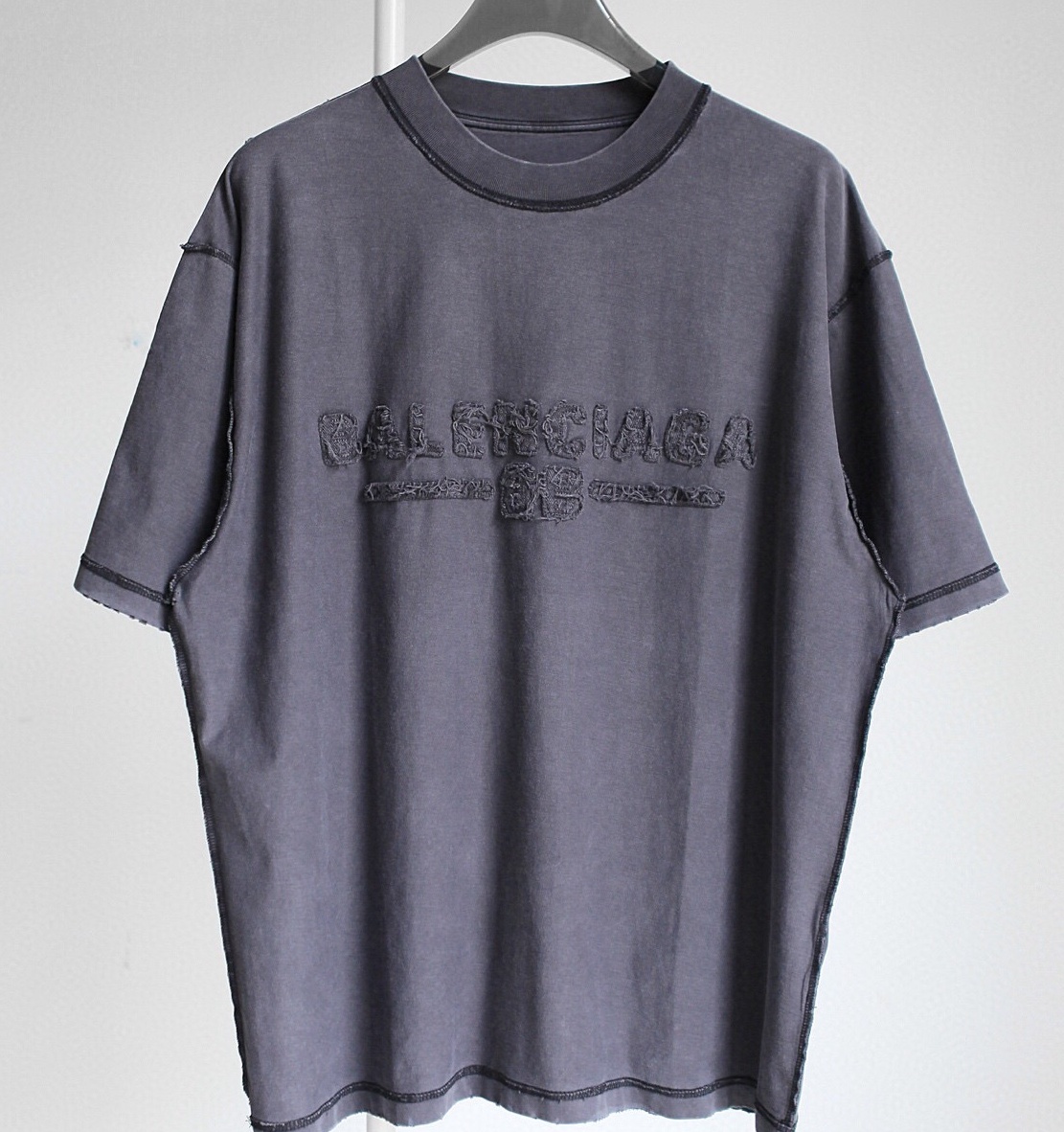 [홍콩명품.BALENCIAGA]발렌시아가 2025 남성용 반팔티 BL1223 HD 홍콩명품의류,구매대행,온라인명품