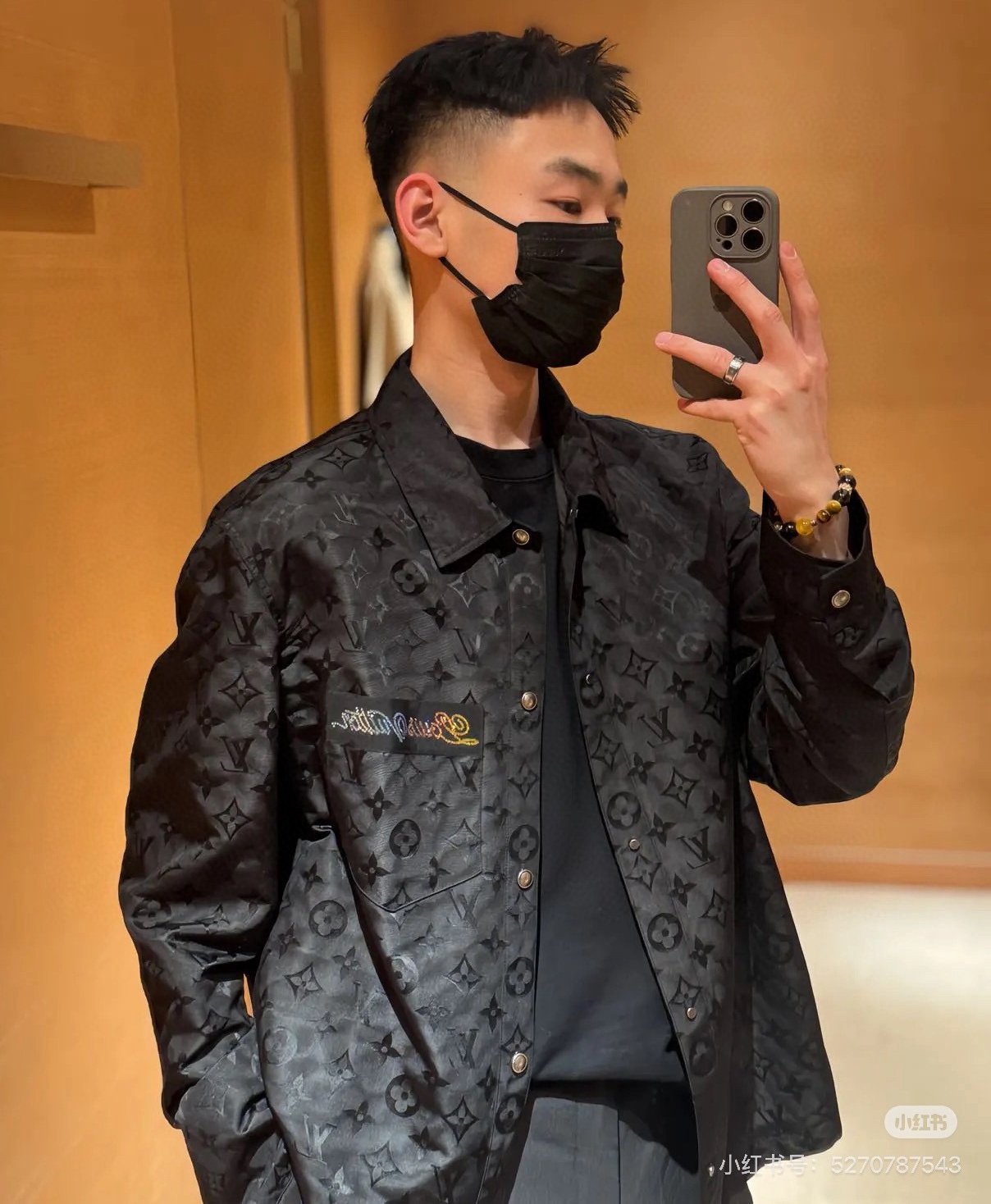 [홍콩명품.LOUIS VUITTON] 루이비통 25SS 로고 모노그램 카라 자켓 1AGTGO (블랙), LV1840 HD 홍콩명품의류,구매대행,온라인명품