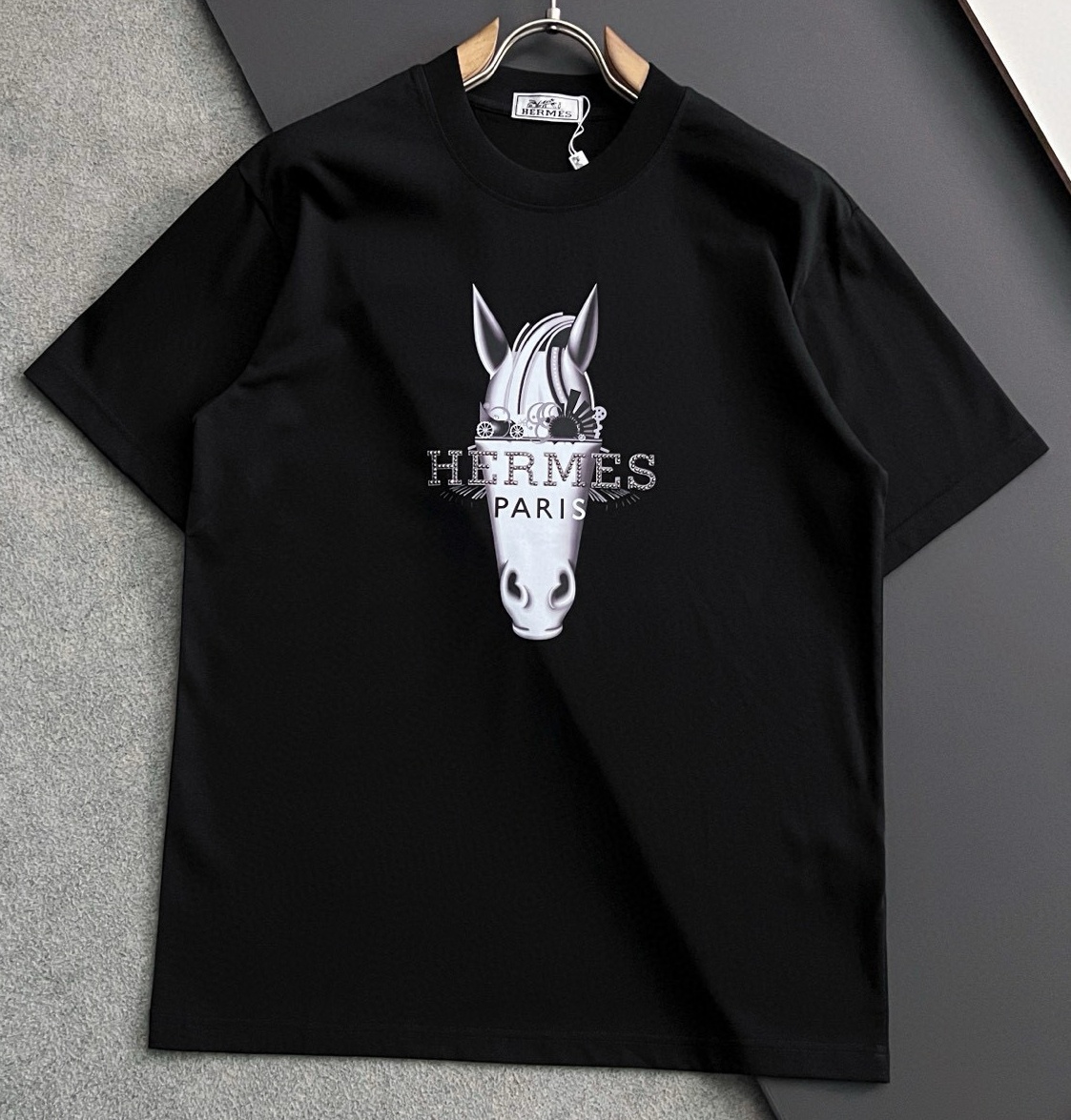 [홍콩명품.HERMES]에르메스 2025 남성용 반팔 HM405 YB 2컬러 홍콩명품의류,구매대행,온라인명품