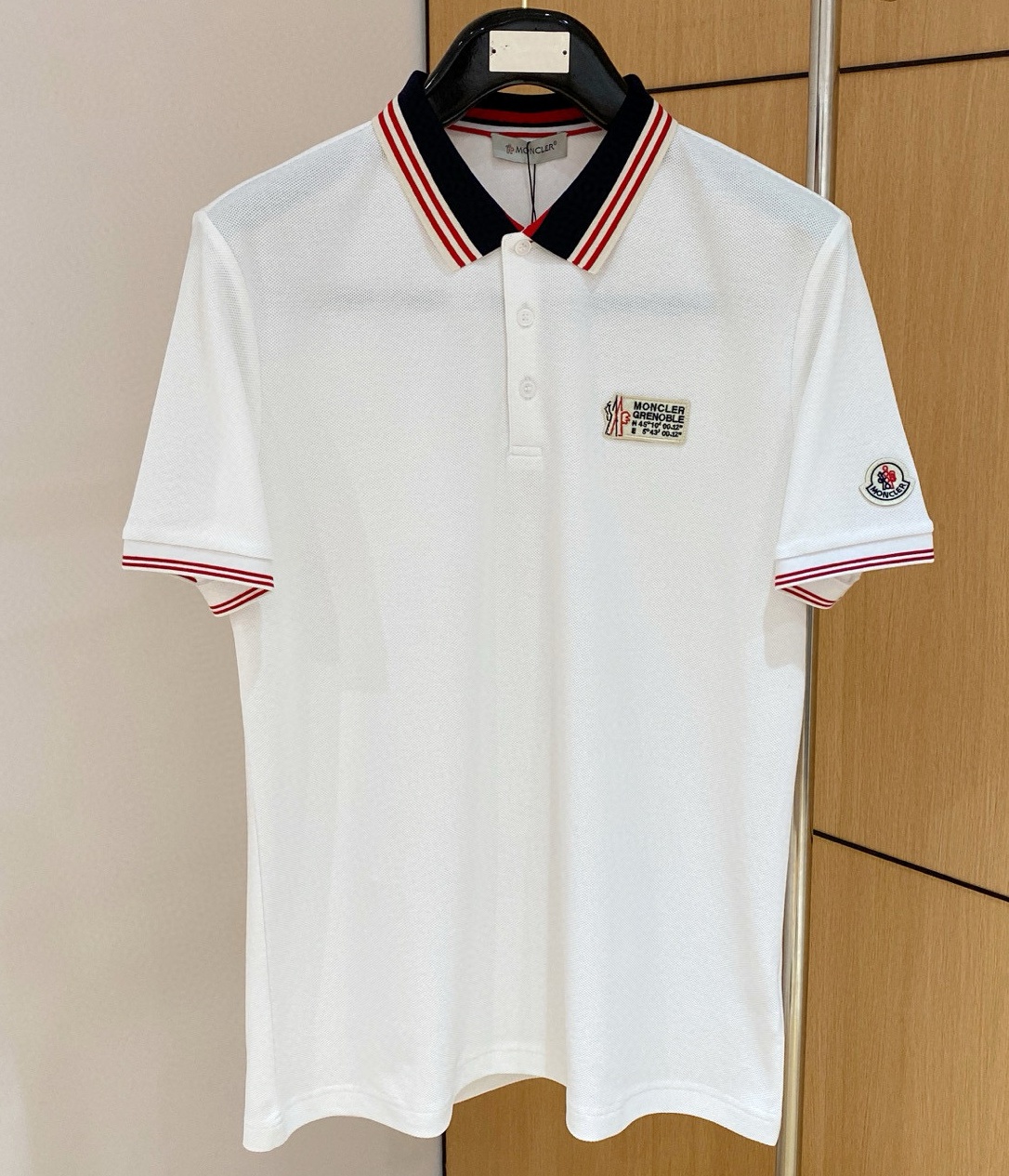 [홍콩명품.MONCLER] 몽클레어 2025 남성용 폴로반팔티 MQ1290 YB 홍콩명품의류,구매대행,온라인명품